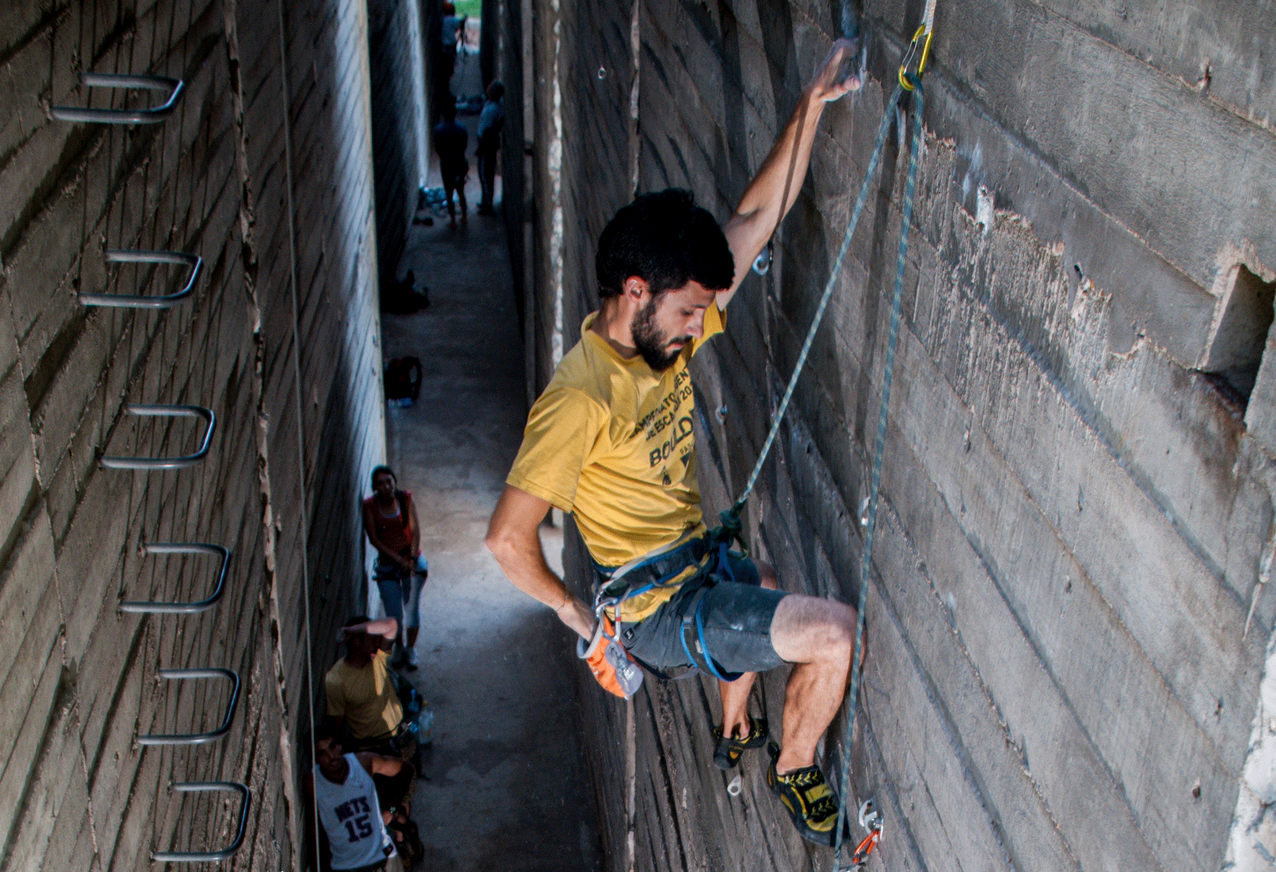 Entrenamiento de escalada en palestra
